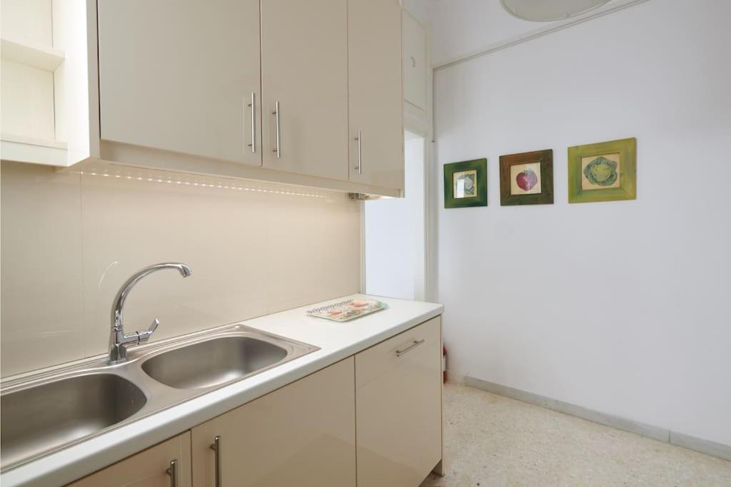 Apartment In The Heart Of The City Αθήνα Εξωτερικό φωτογραφία